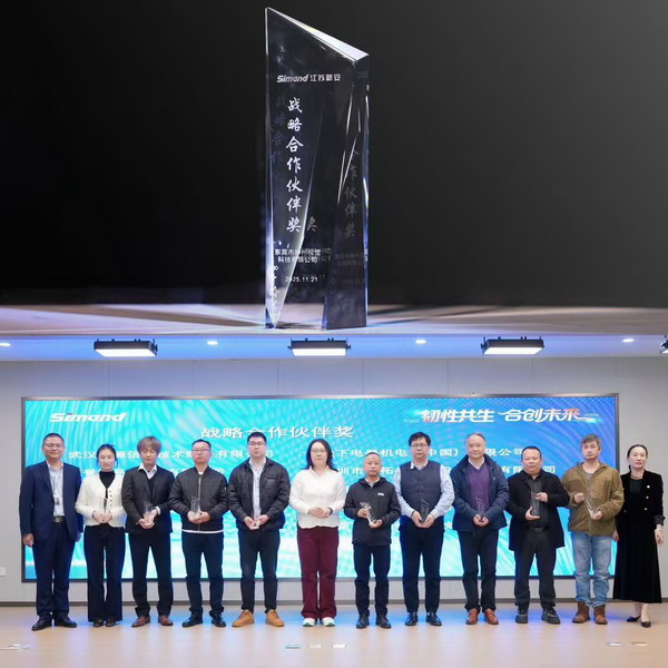 ˫Ϊ֤Я°Ӿػȱݡδ